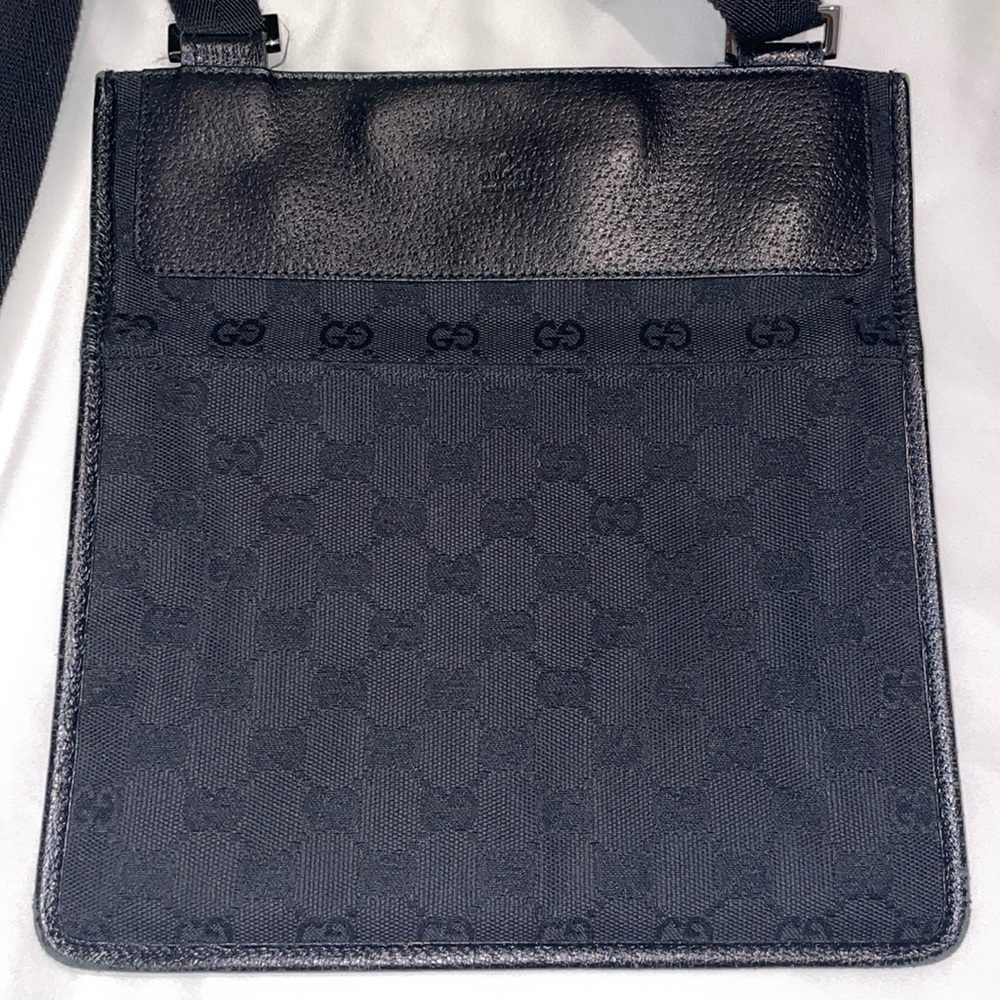 Auth GUCCI Shoulder Bag Black GG Canvas - Picture 4 of 9